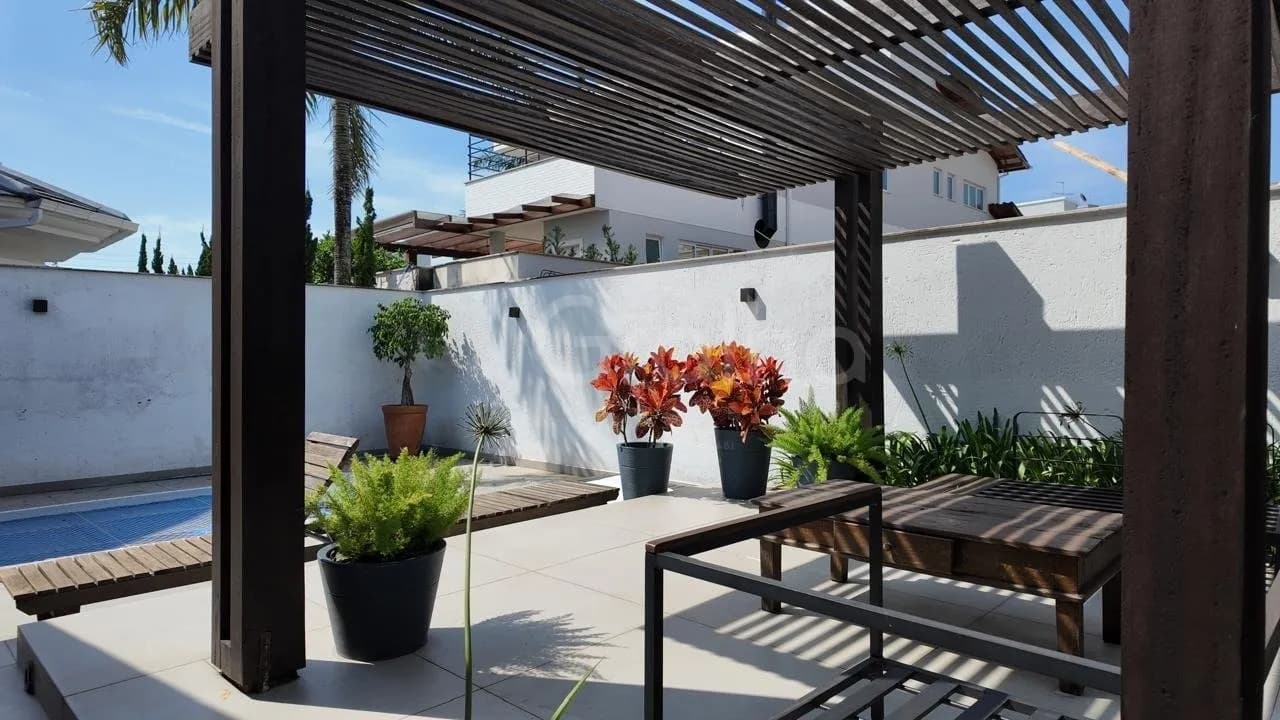 Casa para venda com 3 dormitórios em Pedra Branca com 202 m² — foto principal
