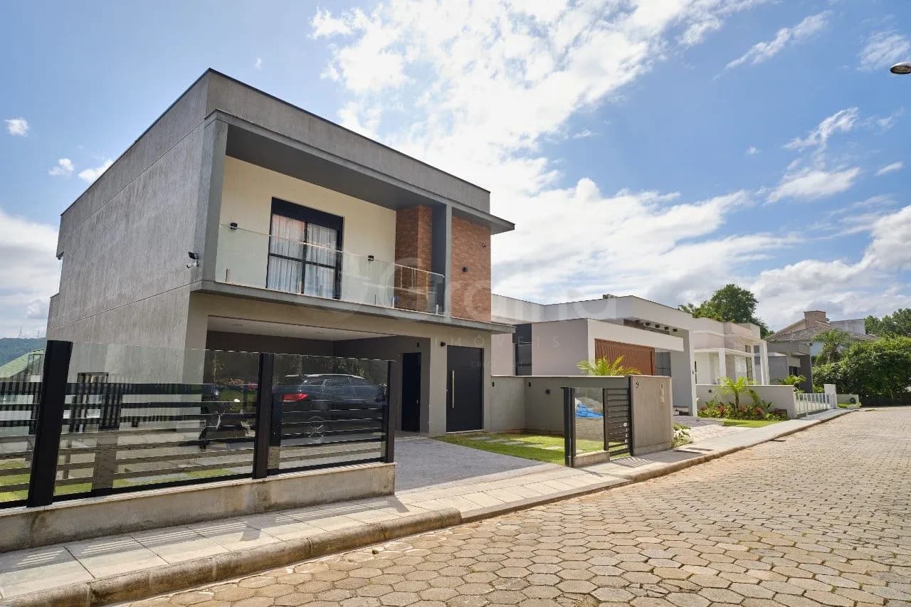 Casa de condomínio para venda com 3 dormitórios em Itacorubi com 280 m² — foto 2
