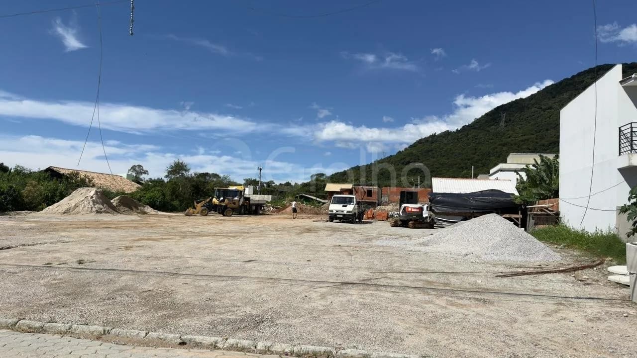 Terreno para venda em Ribeirão da Ilha com 2859 m²