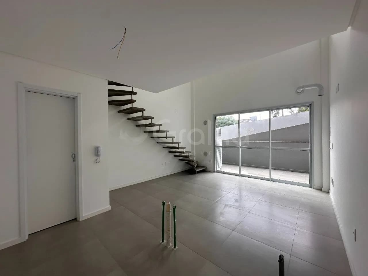 Loft para venda com 1 dormitório, em Ribeirão da Ilha com 53 m² — foto 2