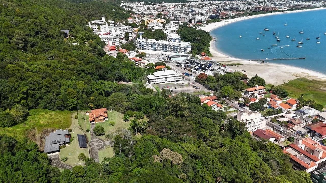 Terreno para venda em Jurerê com 23725 m² — foto principal