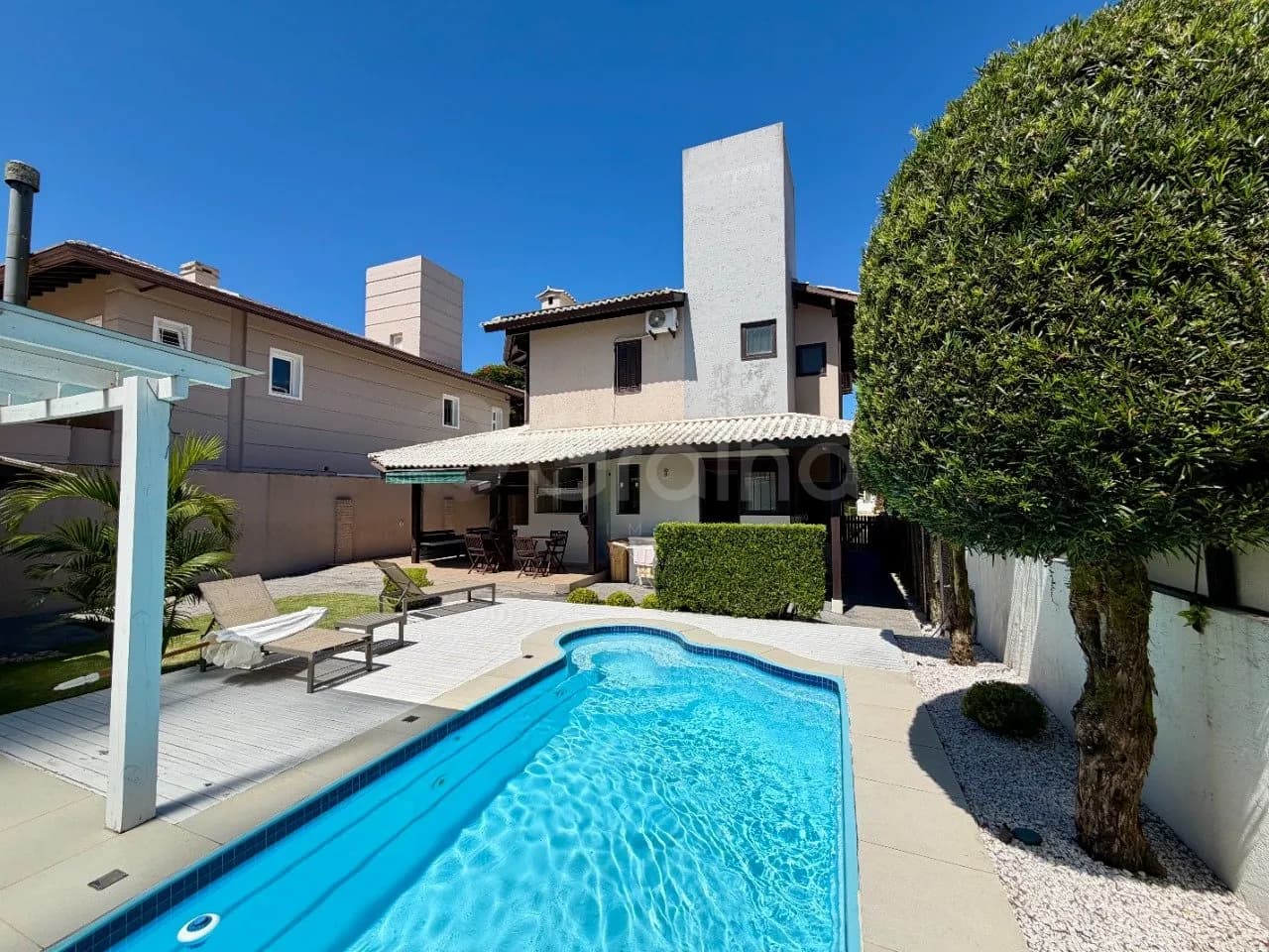 Casa para venda com 4 dormitórios em Jurerê Internacional com 254 m² — foto principal