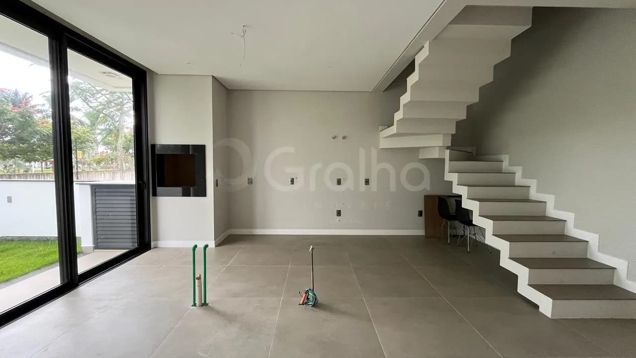Casa de condomínio para venda com 4 dormitórios em Deltaville com 200 m² — foto 2
