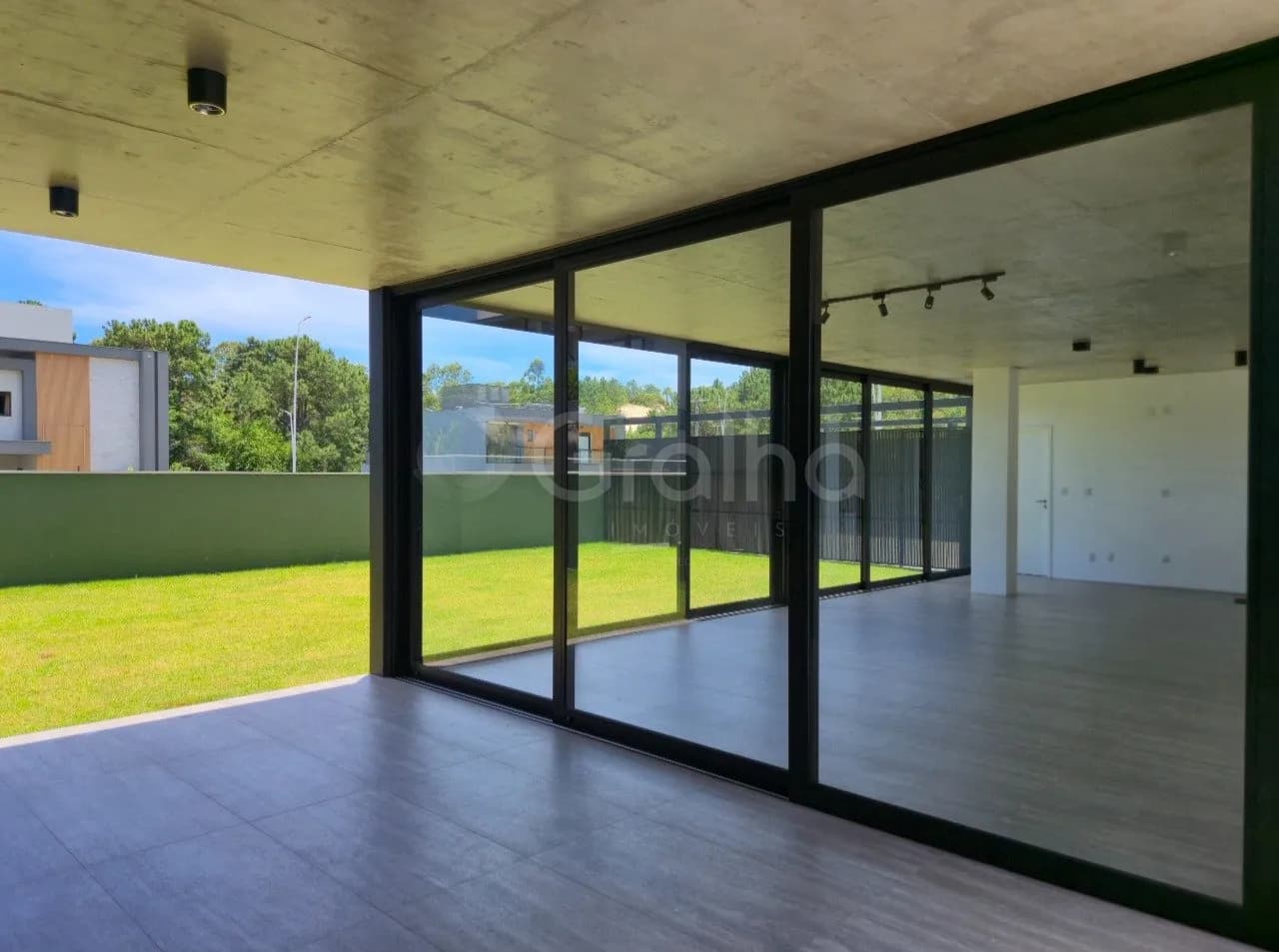 Casa de condomínio para venda com 4 dormitórios em São João do Rio Vermelho com 265 m² — foto 2