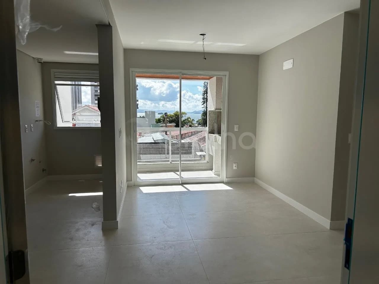 Apartamento para venda com 2 dormitórios em Agronômica com 65 m² — foto principal