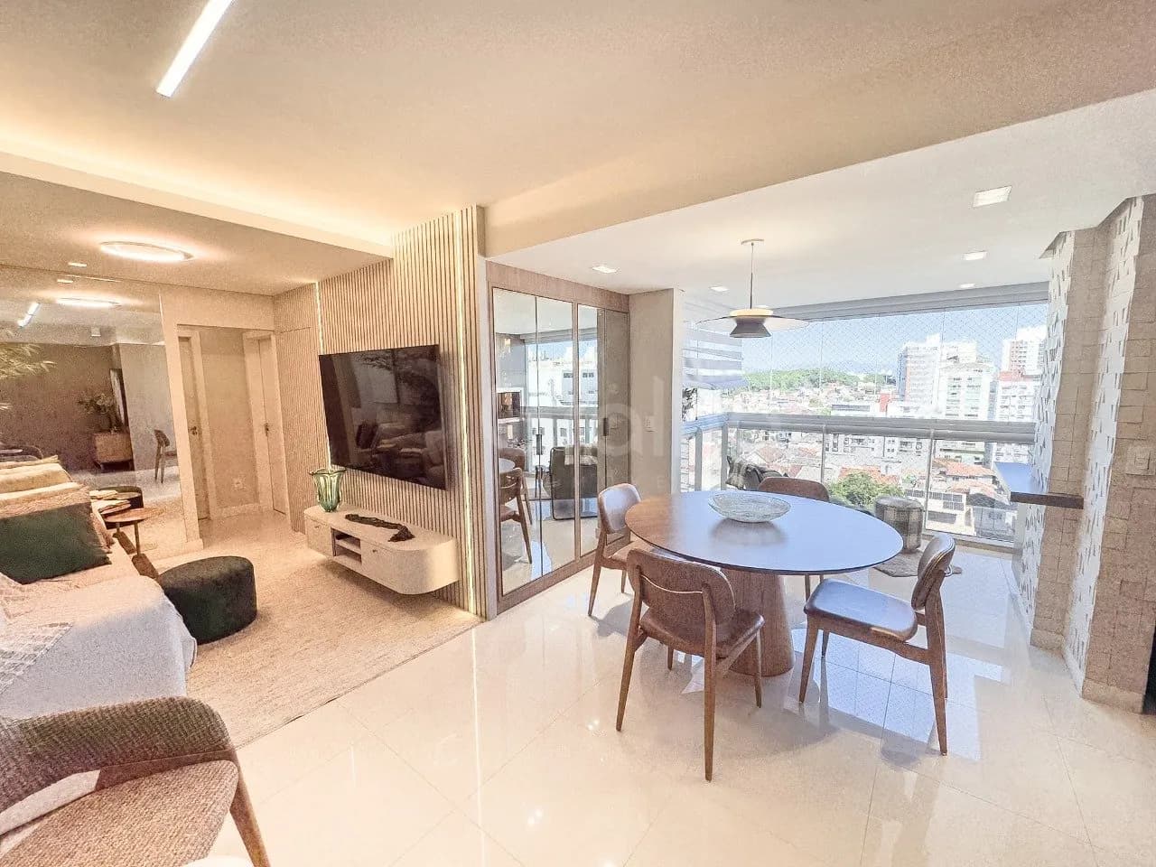 Apartamento para venda com 3 dormitórios em Agronômica com 90 m² — foto principal