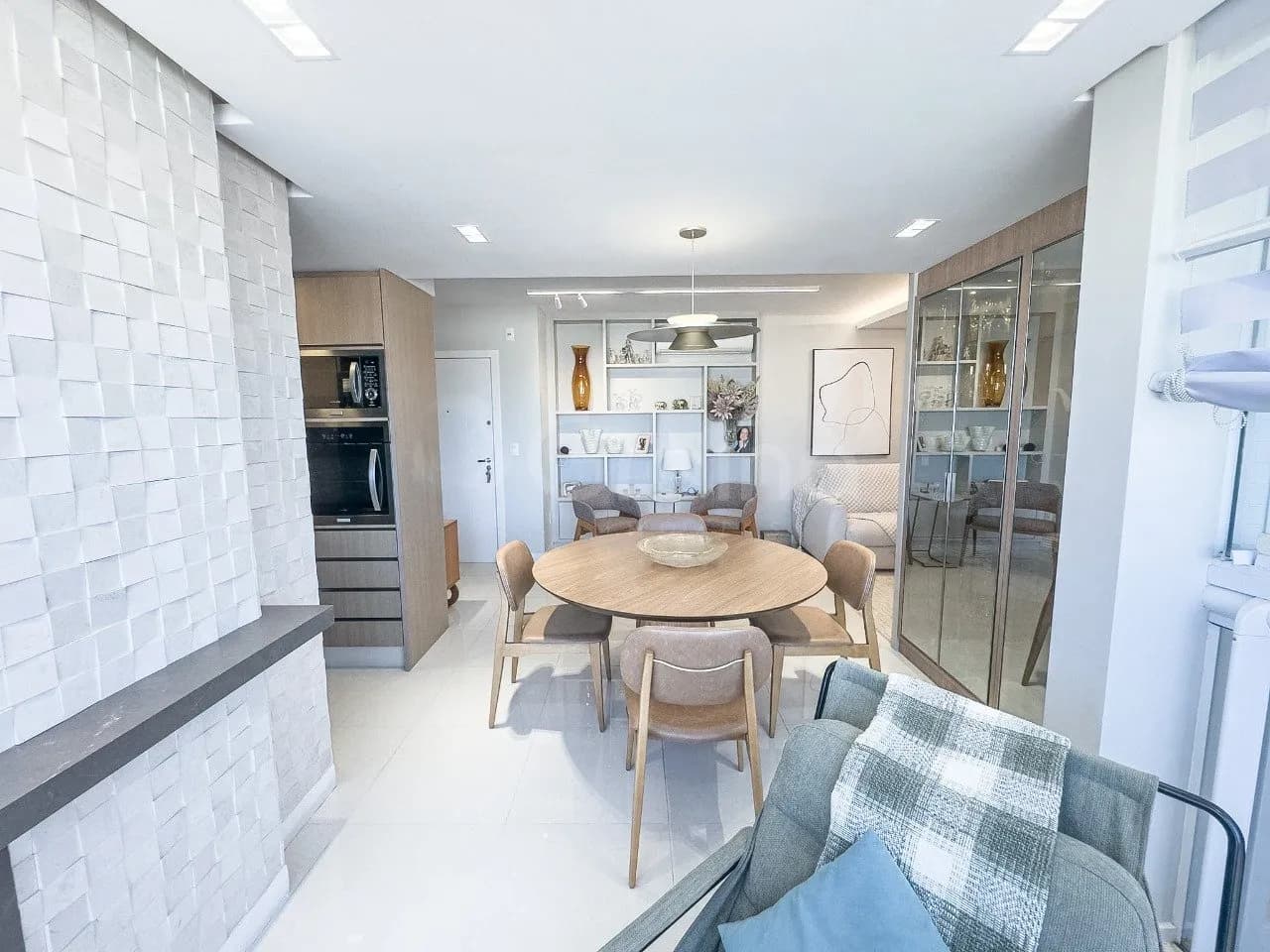 Apartamento para venda com 3 dormitórios em Agronômica com 90 m² — foto 4