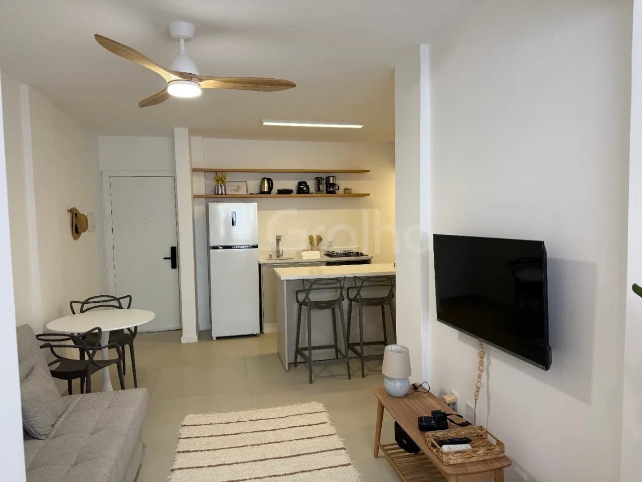 Apartamento para venda com 2 dormitórios em Ingleses Do Rio Vermelho com 58 m² — foto principal