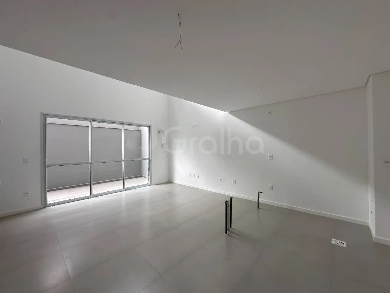Loft para venda com 1 dormitório, em Ribeirão da Ilha com 66 m² — foto principal