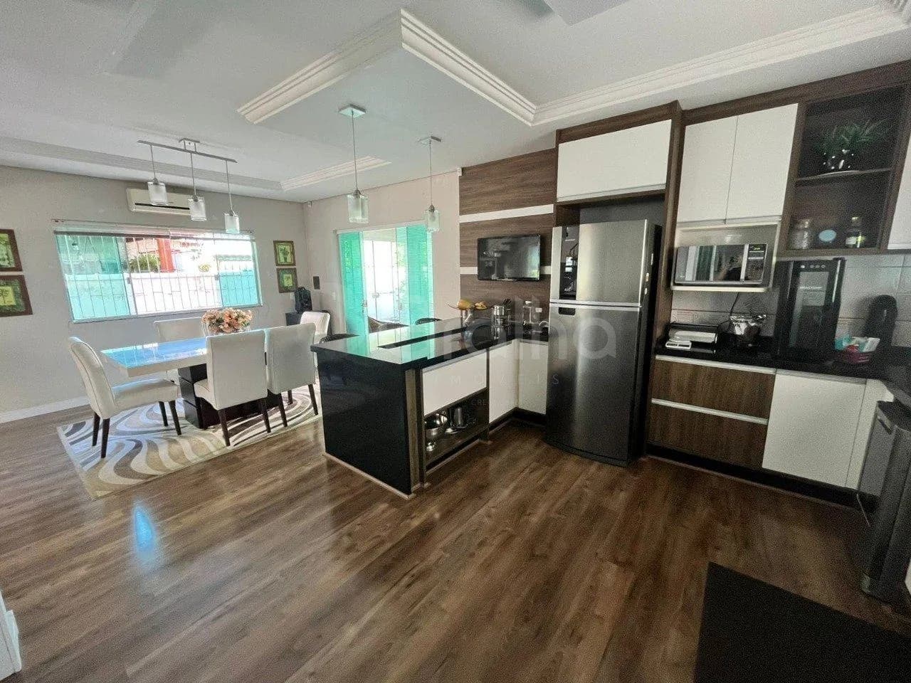 Casa para venda com 3 dormitórios em Pedra Branca com 206 m² — foto 3
