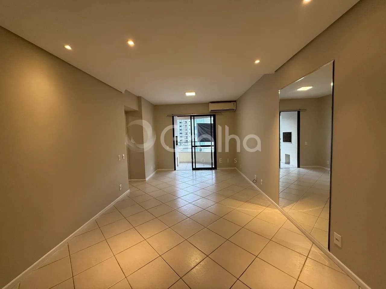 Apartamento para venda com 3 dormitórios em Centro com 85 m² — foto 2