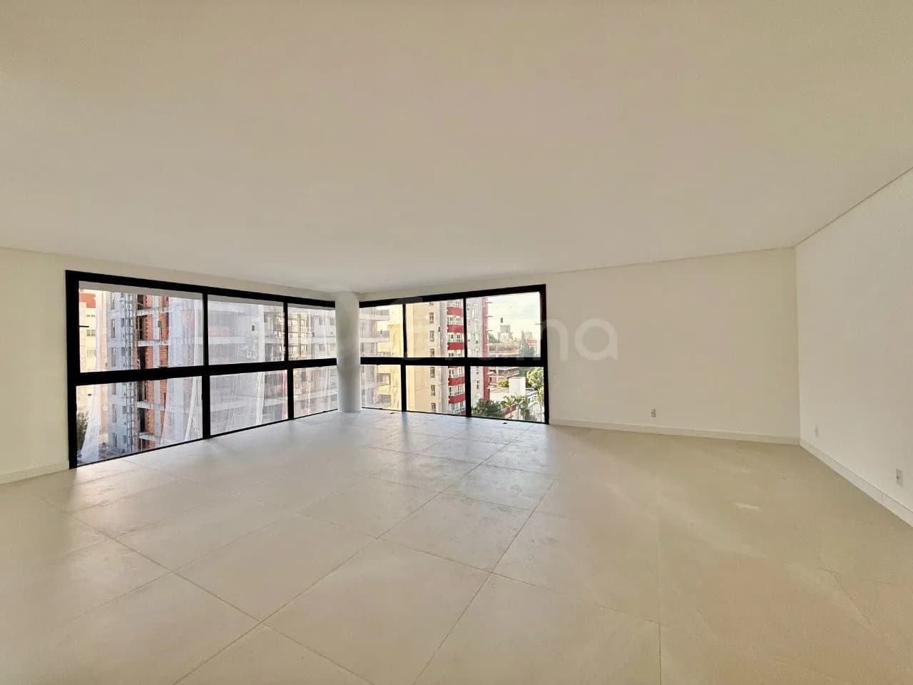 Apartamento para venda com 3 dormitórios em Centro com 153 m² — foto principal