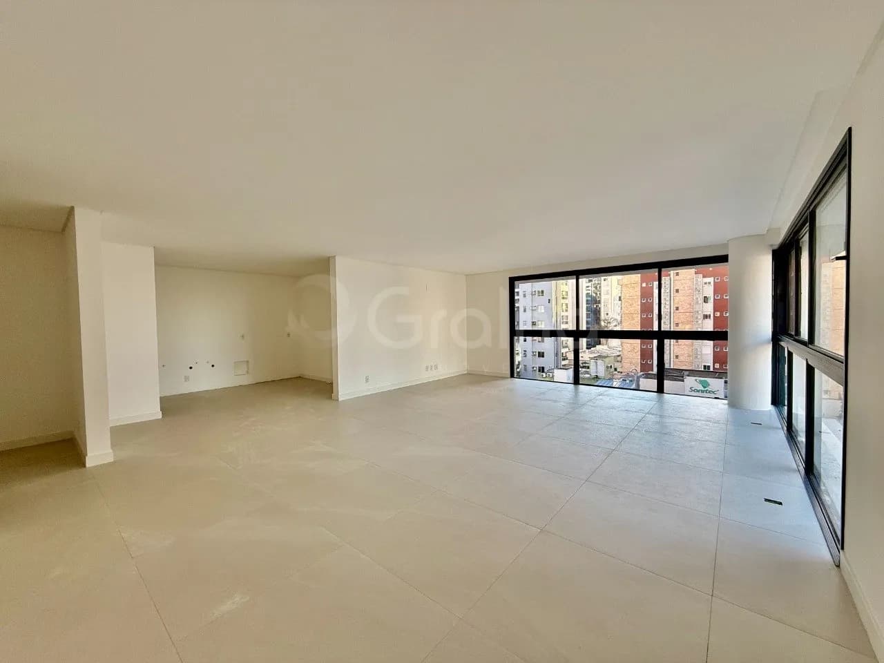 Apartamento para venda com 3 dormitórios em Centro com 153 m² — foto 2