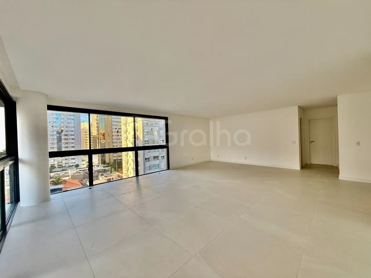Apartamento para venda com 3 dormitórios em Centro com 153 m² — foto 3