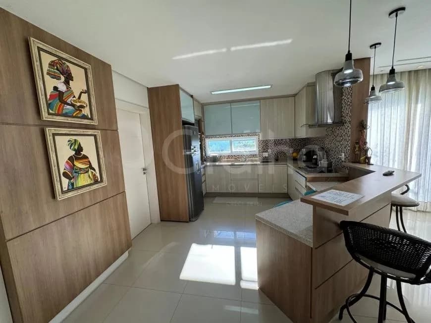 Casa para venda com 3 dormitórios em Pantanal com 257 m² — foto 2