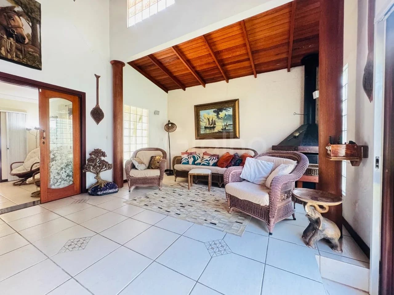Casa para venda com 5 dormitórios em Daniela com 250 m² — foto 2