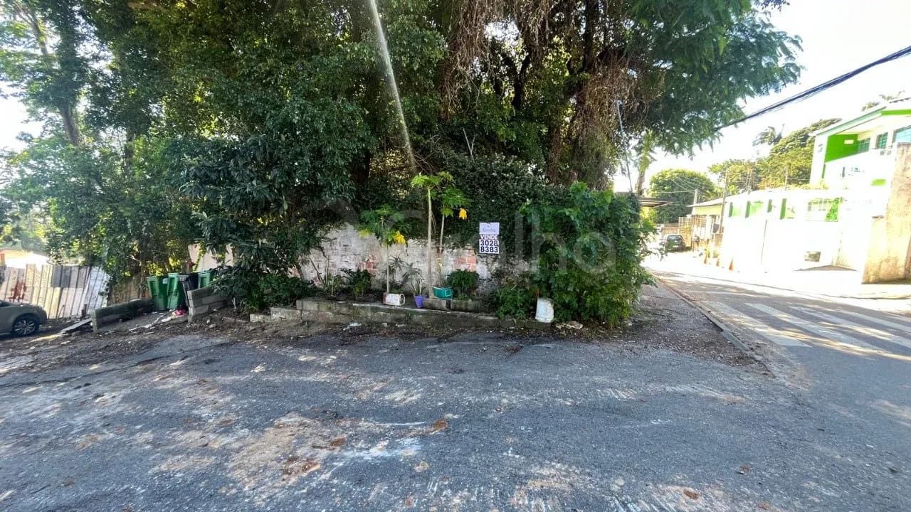 Terreno para venda em Agronômica com 267 m² — foto principal
