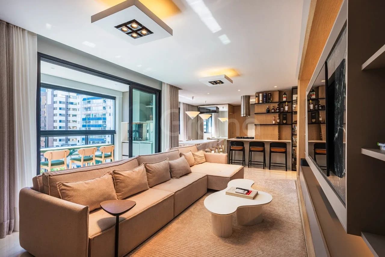 Apartamento para venda com 3 dormitórios em Centro com 180 m² — foto principal