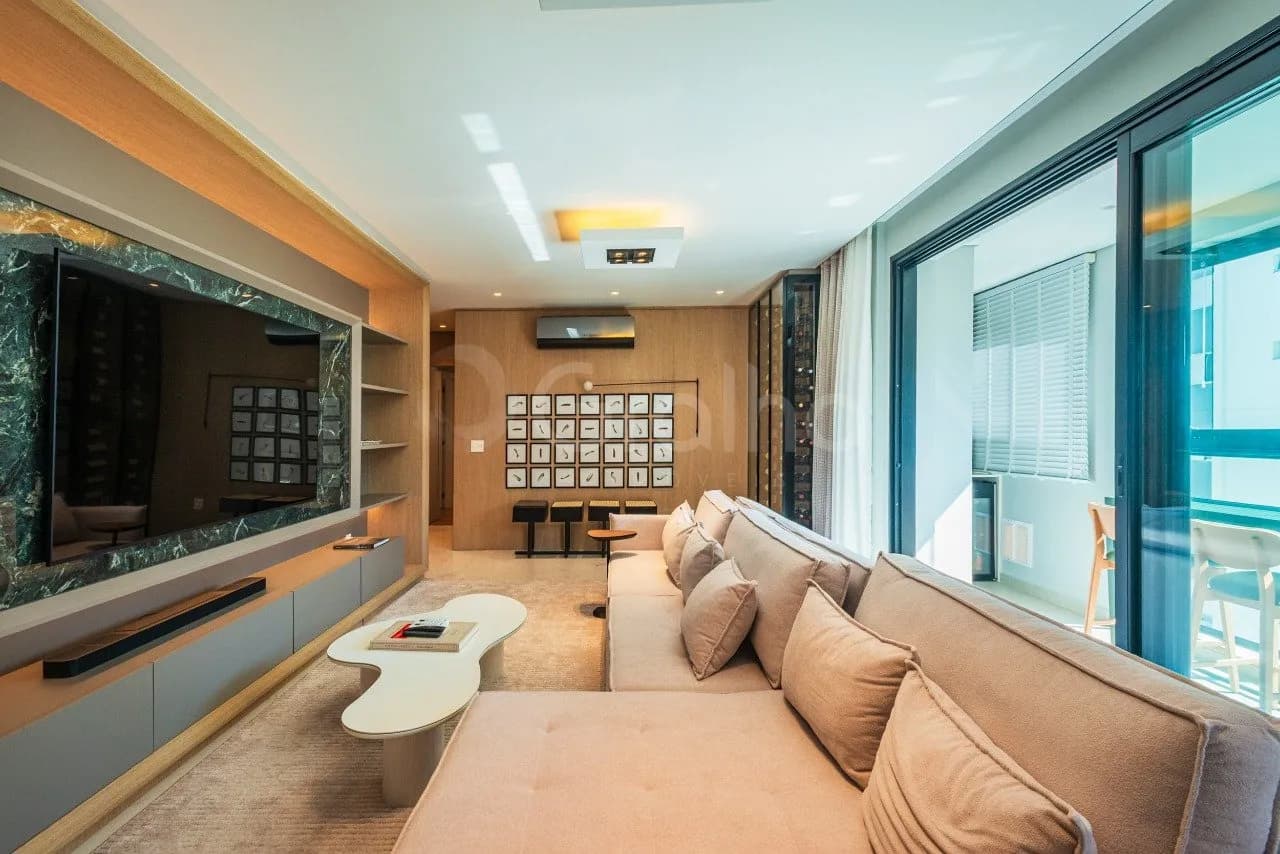 Apartamento para venda com 3 dormitórios em Centro com 180 m² — foto 2