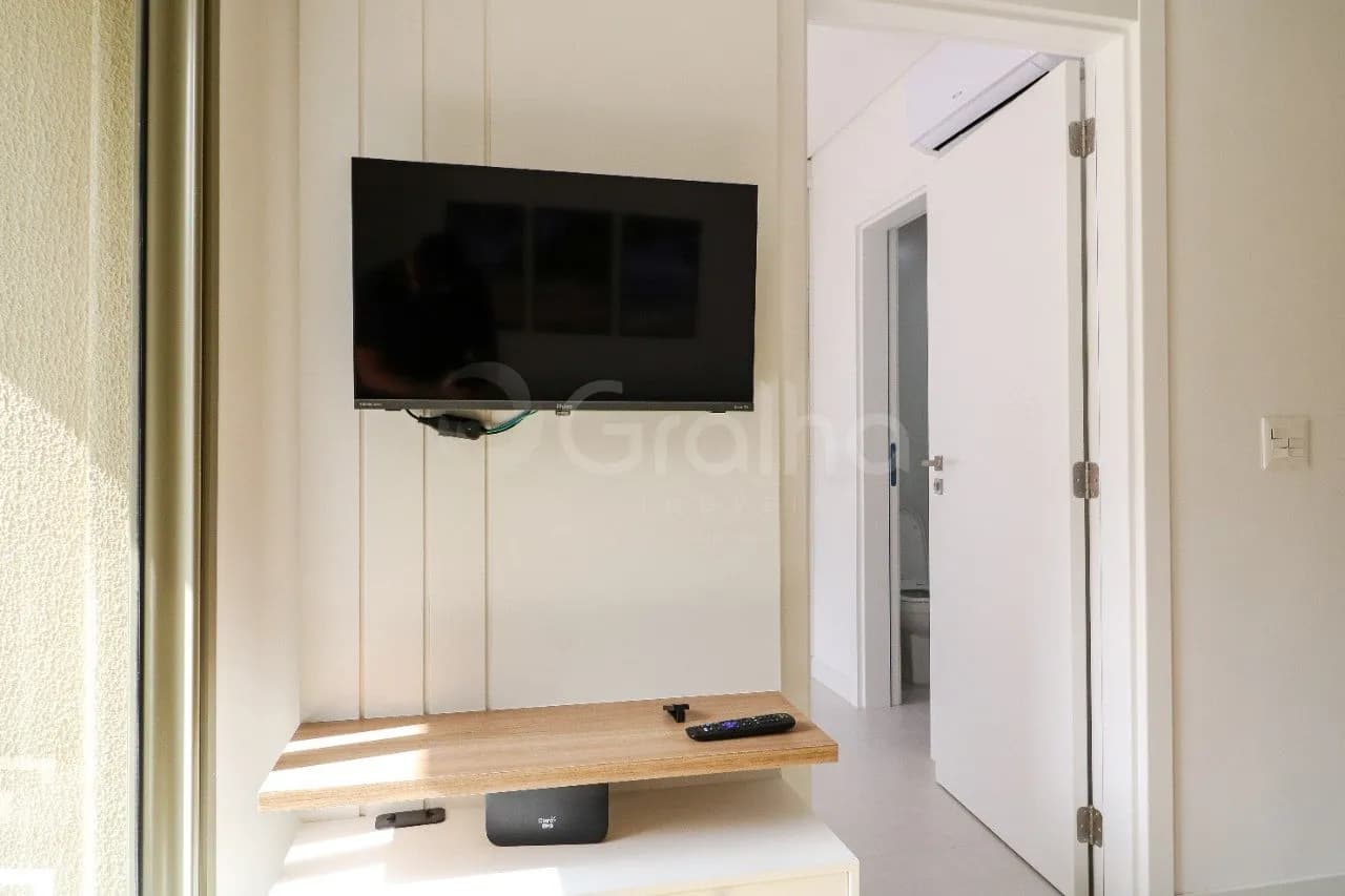 Apartamento duplex para venda com 2 dormitórios em Jurerê Internacional com 74 m² — foto 2