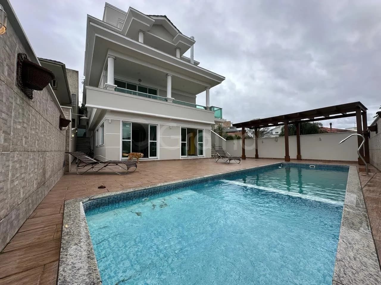 Casa para venda com 3 dormitórios em Pedra Branca com 300 m² — foto principal