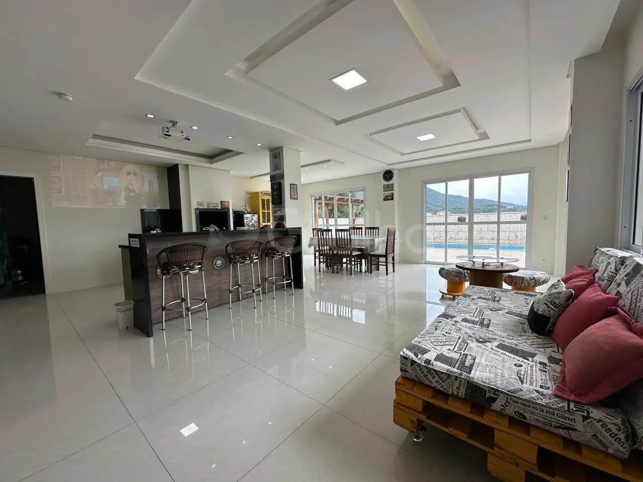 Casa para venda com 3 dormitórios em Pedra Branca com 300 m² — foto 2