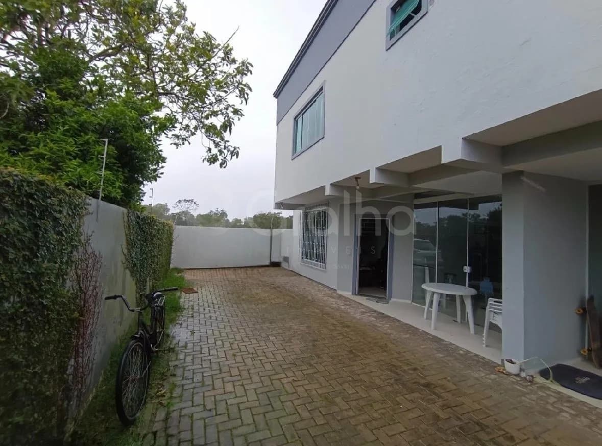 Casa para venda com 3 dormitórios em Campeche com 100 m² — foto principal