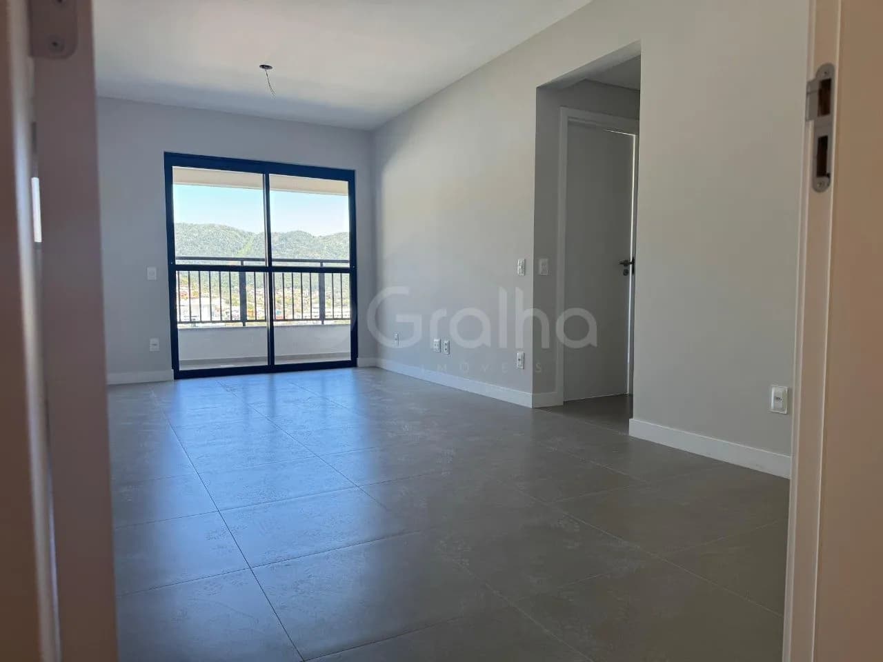Apartamento para venda com 2 dormitórios em Saco Grande com 78 m² — foto 3