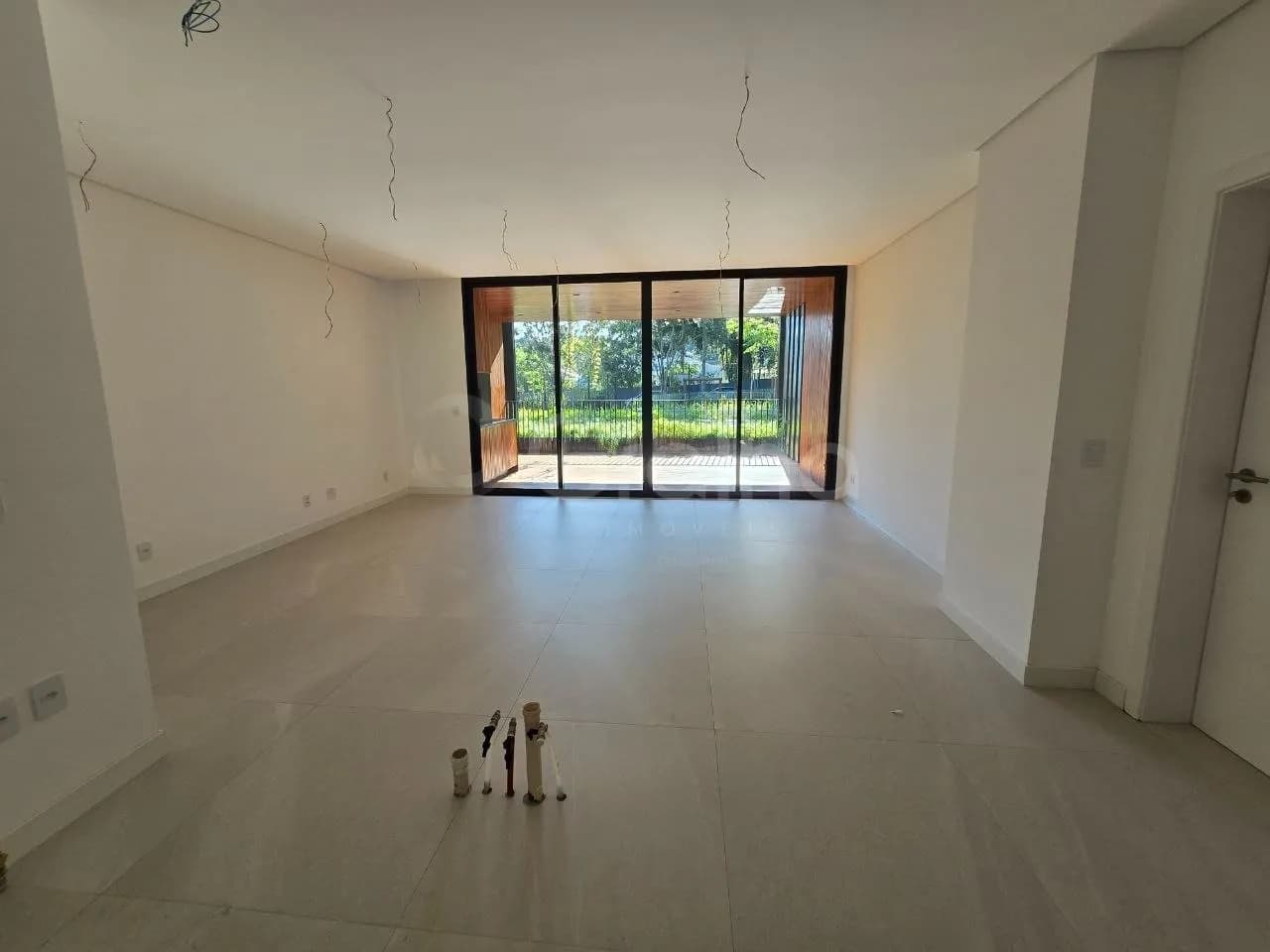 Apartamento para venda com 2 dormitórios em Cacupé com 142 m² — foto principal