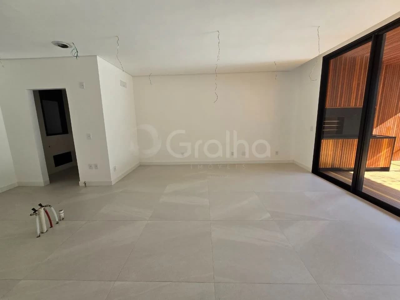 Apartamento para venda com 2 dormitórios em Cacupé com 142 m² — foto 2