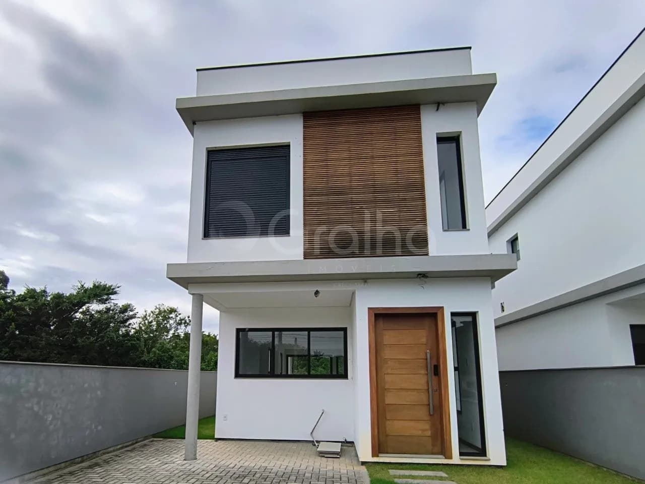 Casa para venda com 3 dormitórios em Ribeirão da Ilha com 165 m² — foto principal