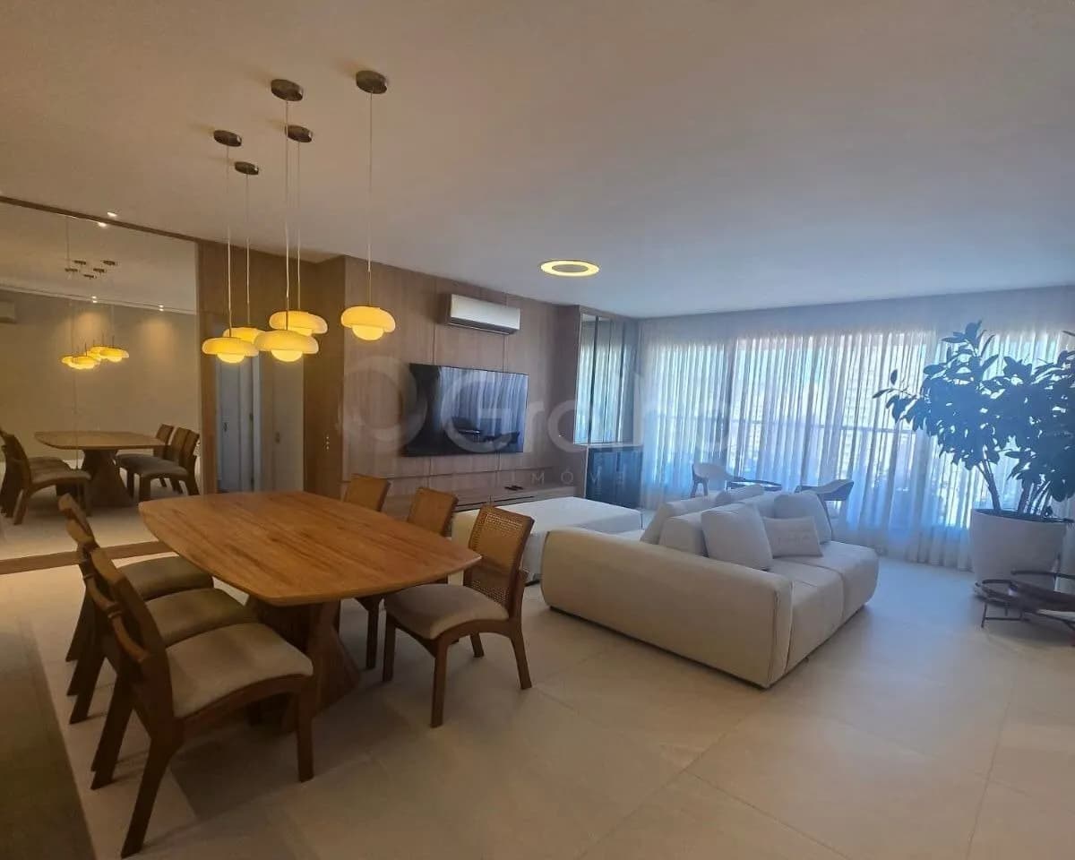 Apartamento para venda com 3 dormitórios em Centro com 141 m² — foto principal