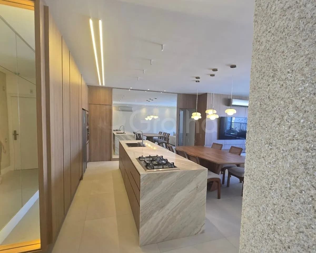 Apartamento para venda com 3 dormitórios em Centro com 141 m² — foto 2
