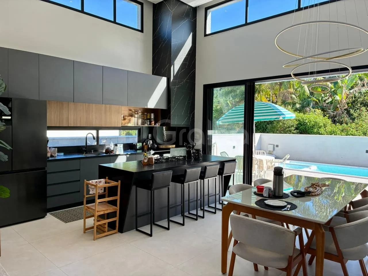 Casa para venda com 3 dormitórios em Canasvieiras com 205 m² — foto 2
