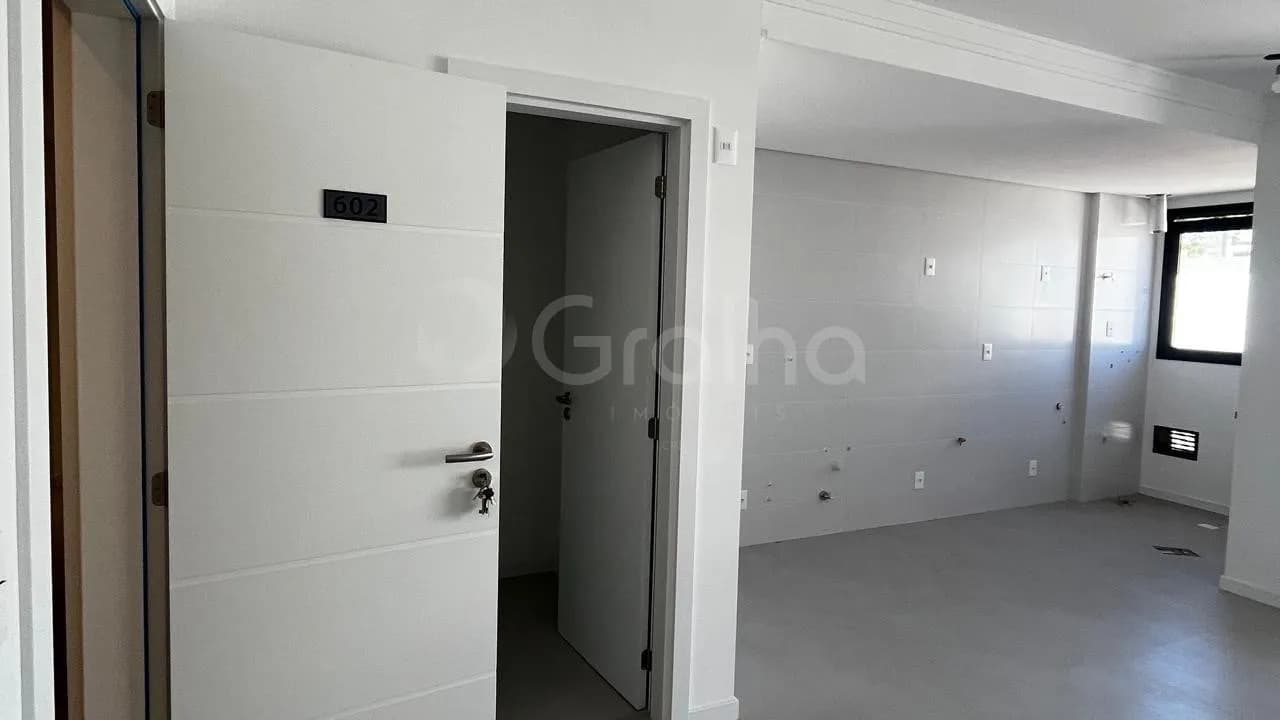 Apartamento para venda com 2 dormitórios em Centro com 69 m² — foto 2