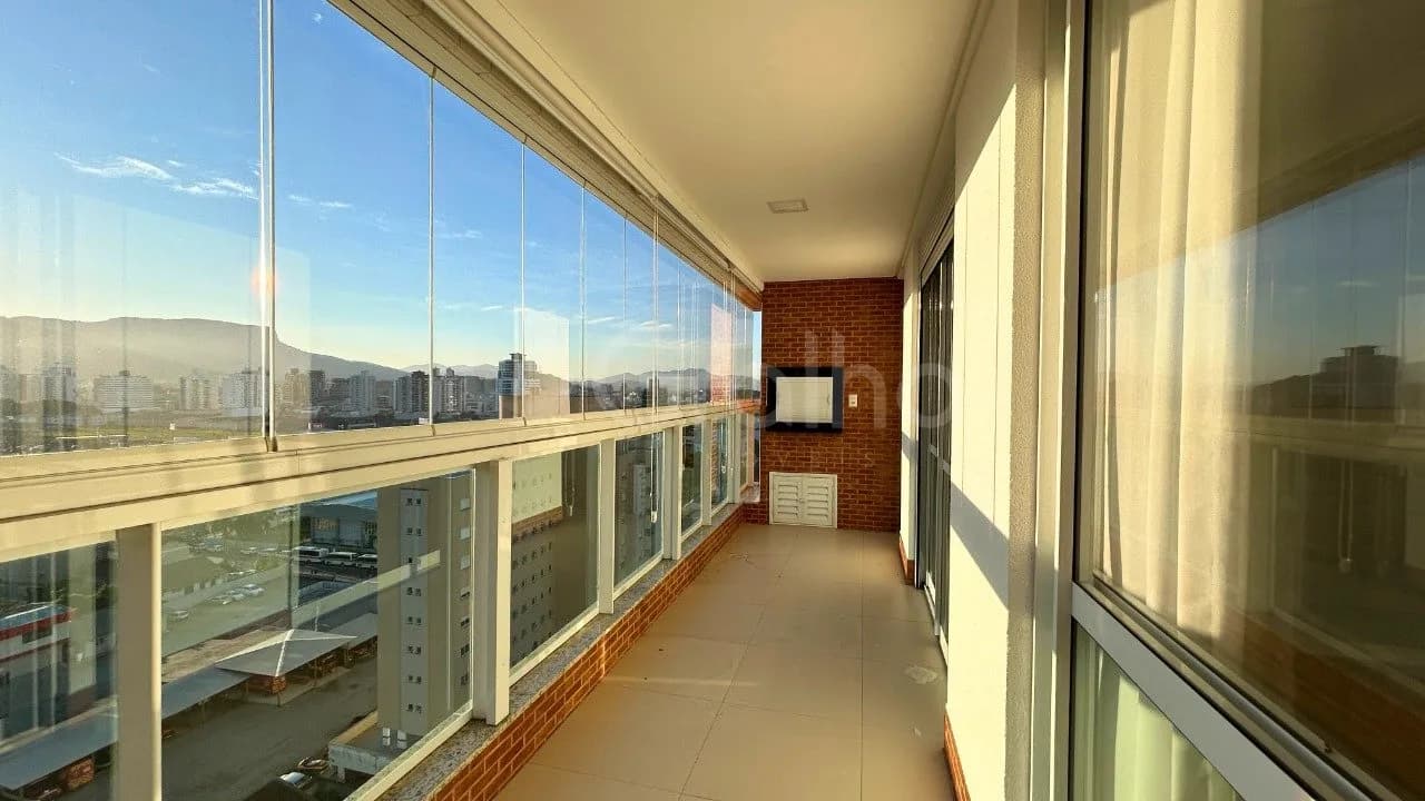Apartamento para venda com 3 dormitórios em Centro com 124 m² — foto principal