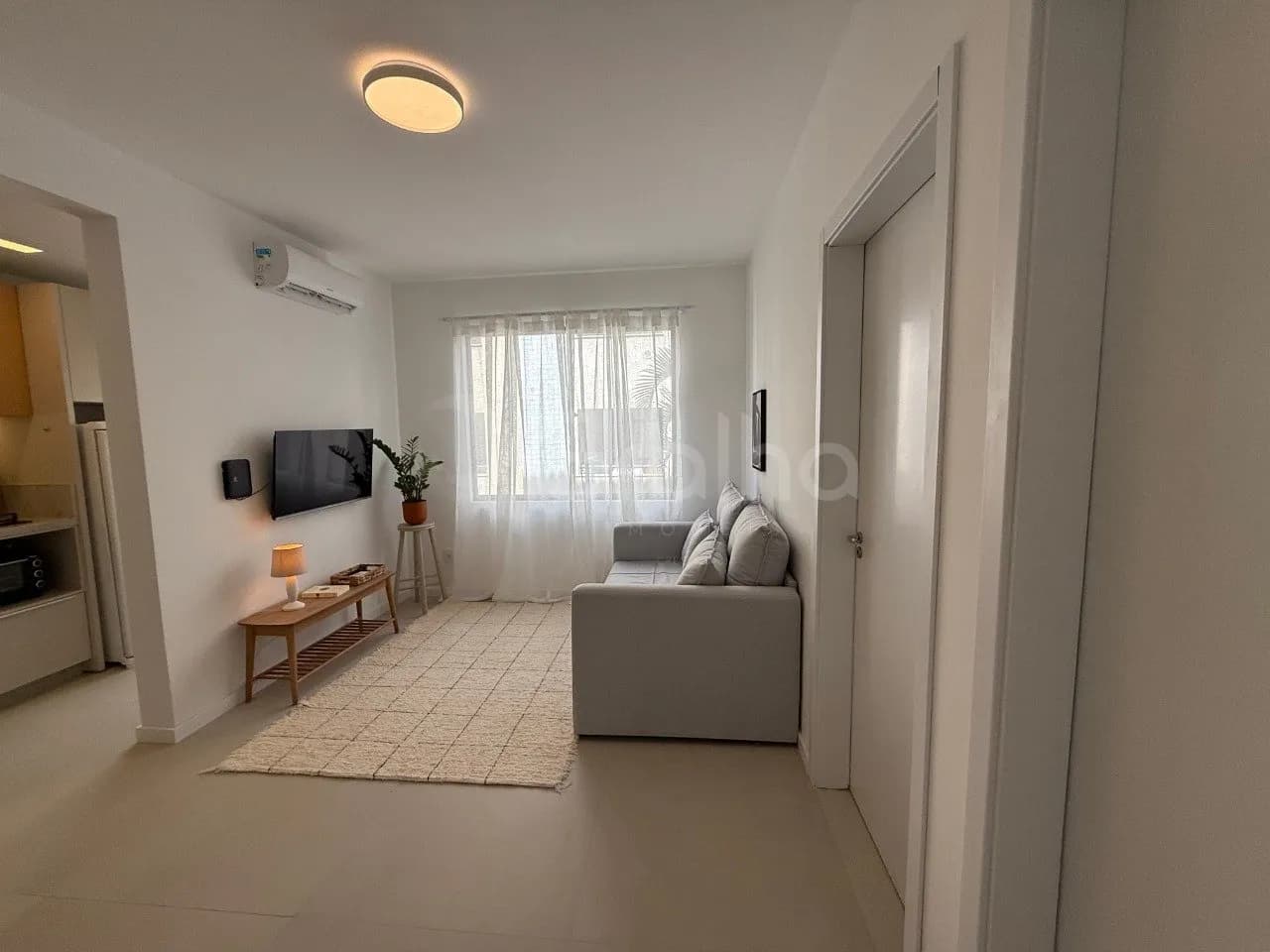 Apartamento para venda com 1 dormitório, em Ingleses Do Rio Vermelho com 40 m² — foto 2