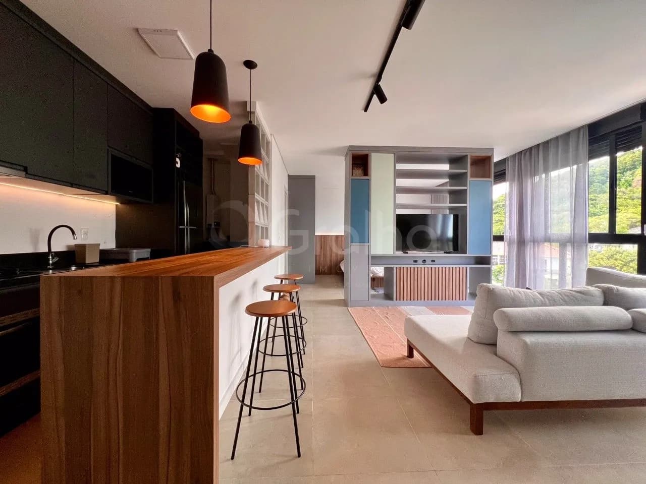 Apartamento para venda com 1 dormitório, em Coqueiros com 55 m² — foto principal