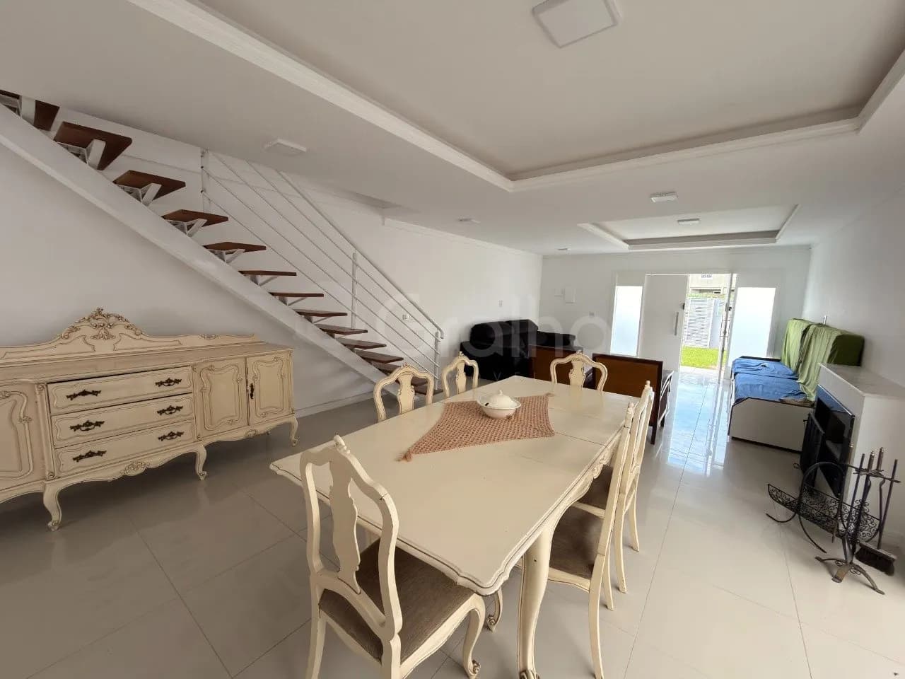 Casa para venda com 3 dormitórios em Campeche com 203 m² — foto principal