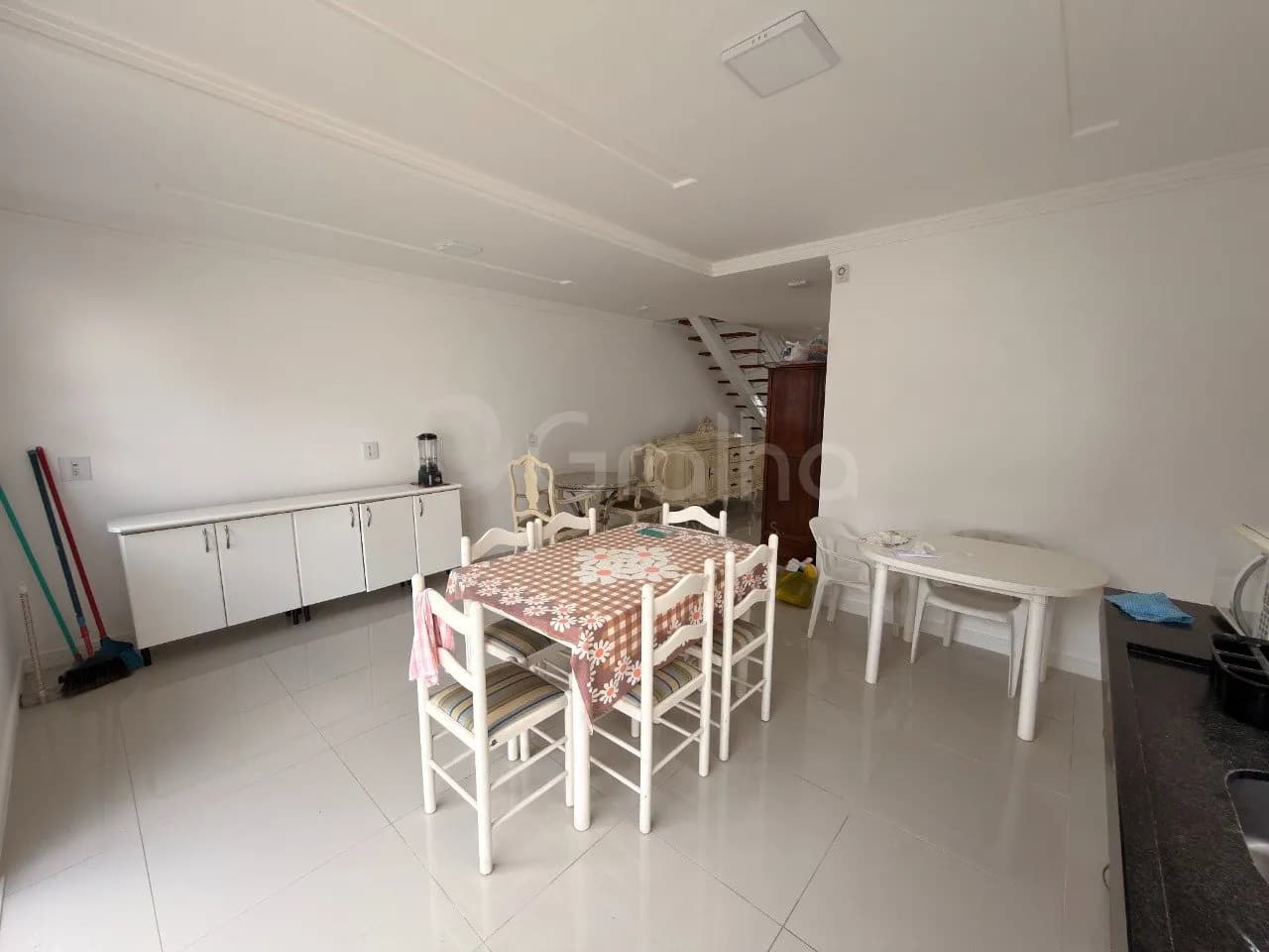 Casa para venda com 3 dormitórios em Campeche com 203 m² — foto 2