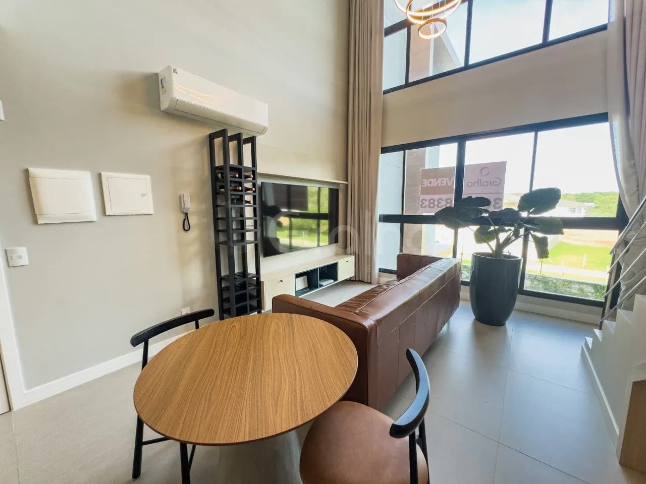 Loft para venda com 1 dormitório, em Lagoa Da Conceição com 53 m² — foto principal