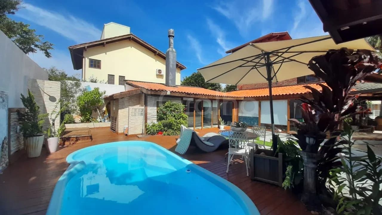 Casa para venda com 3 dormitórios em Jurerê com 280 m² — foto principal