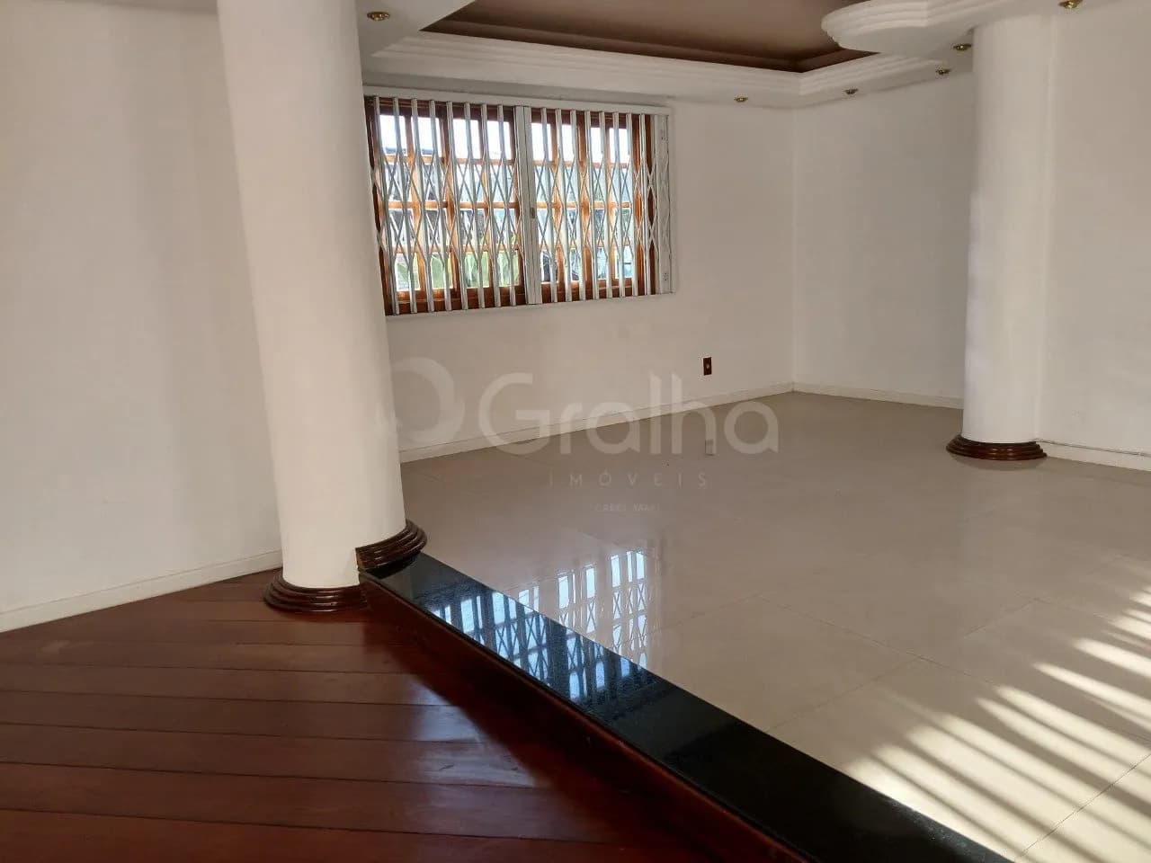 Casa de condomínio para venda com 5 dormitórios em Côrrego Grande com 285 m² — foto 2
