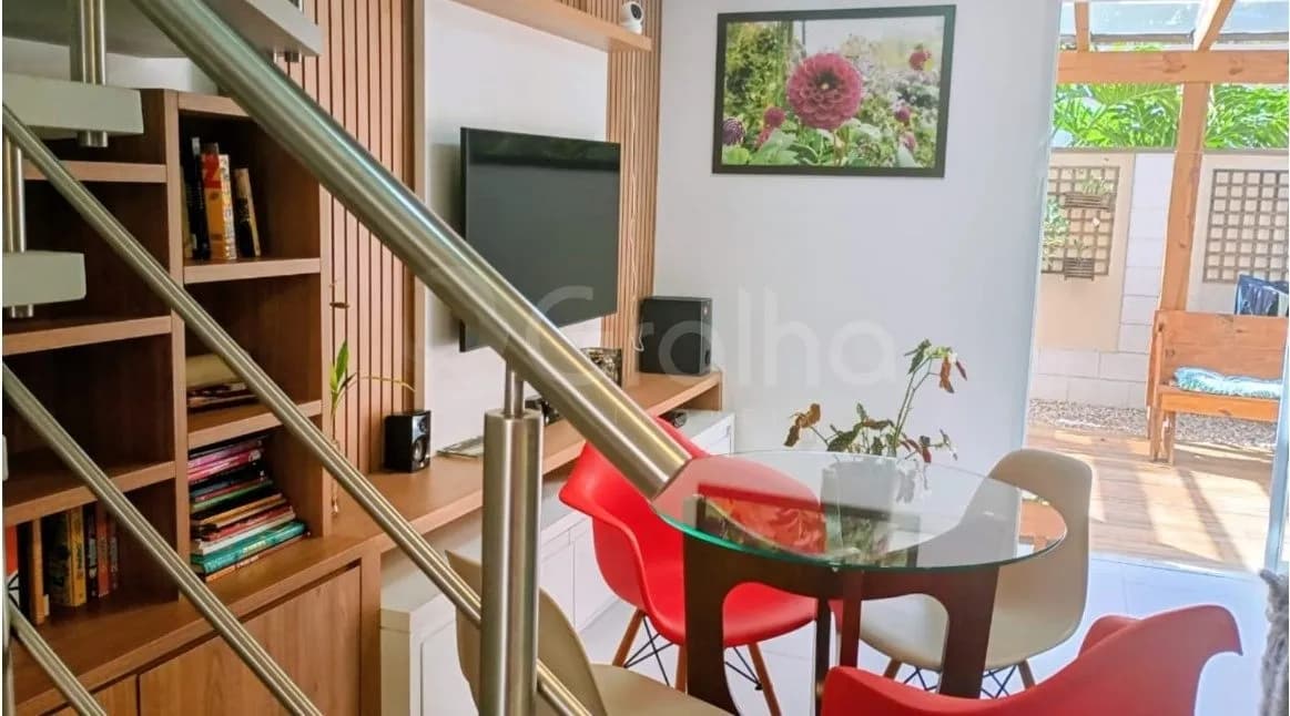 Casa de condomínio para venda com 2 dormitórios em Morro Das Pedras com 78 m² — foto principal