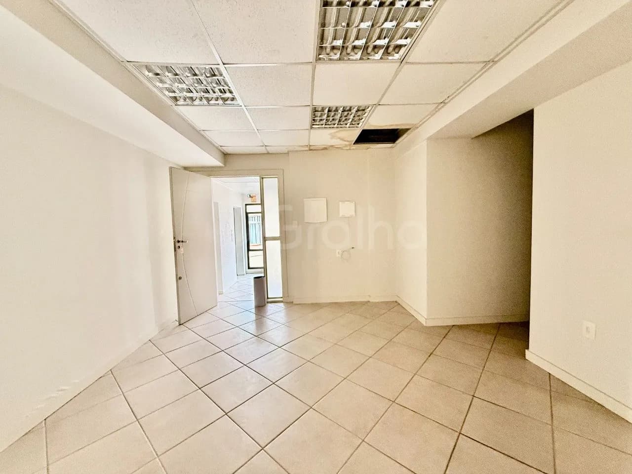 Sala comercial para venda em Centro com 109 m² — foto 2