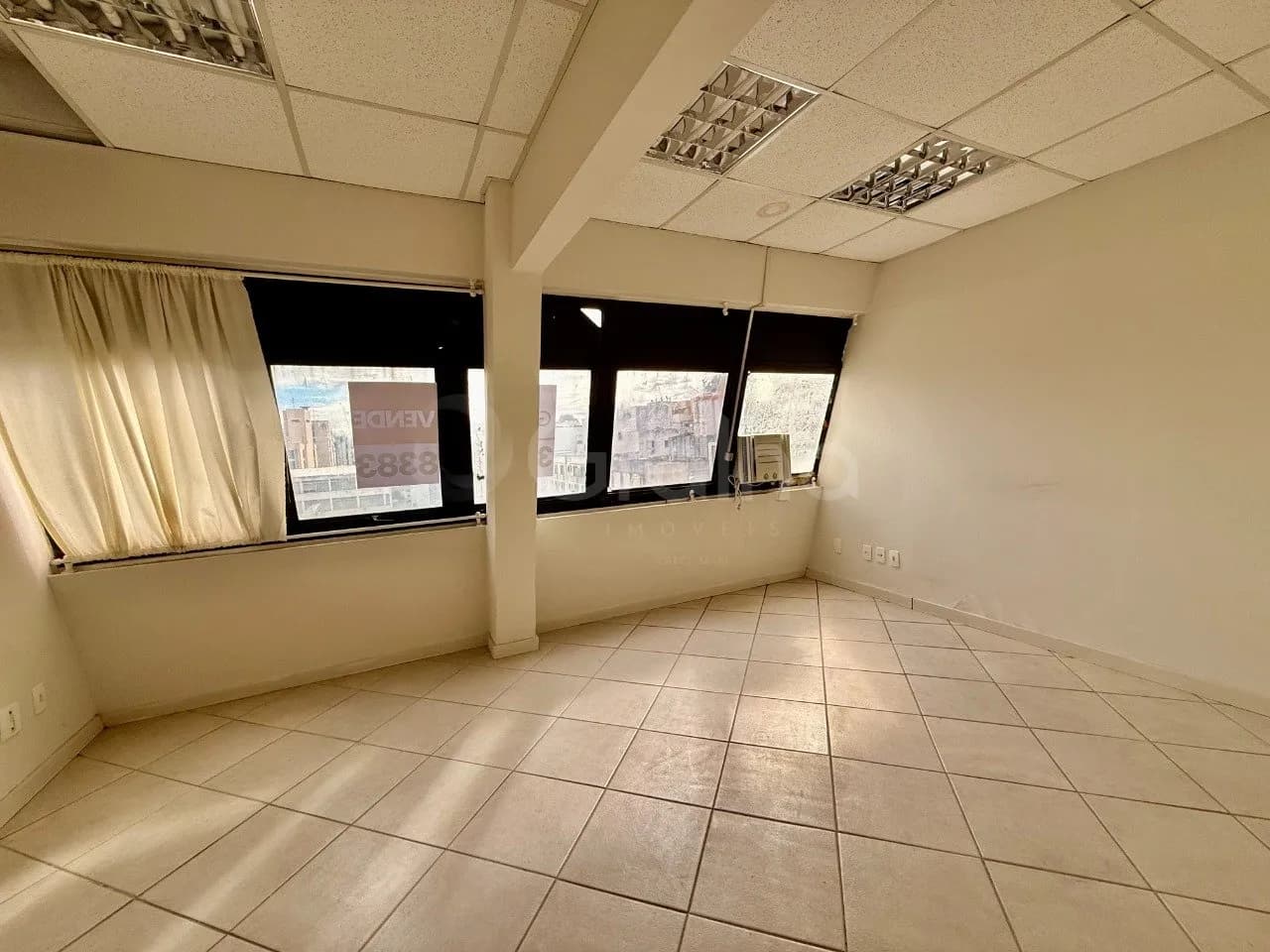 Sala comercial para venda em Centro com 109 m² — foto 4