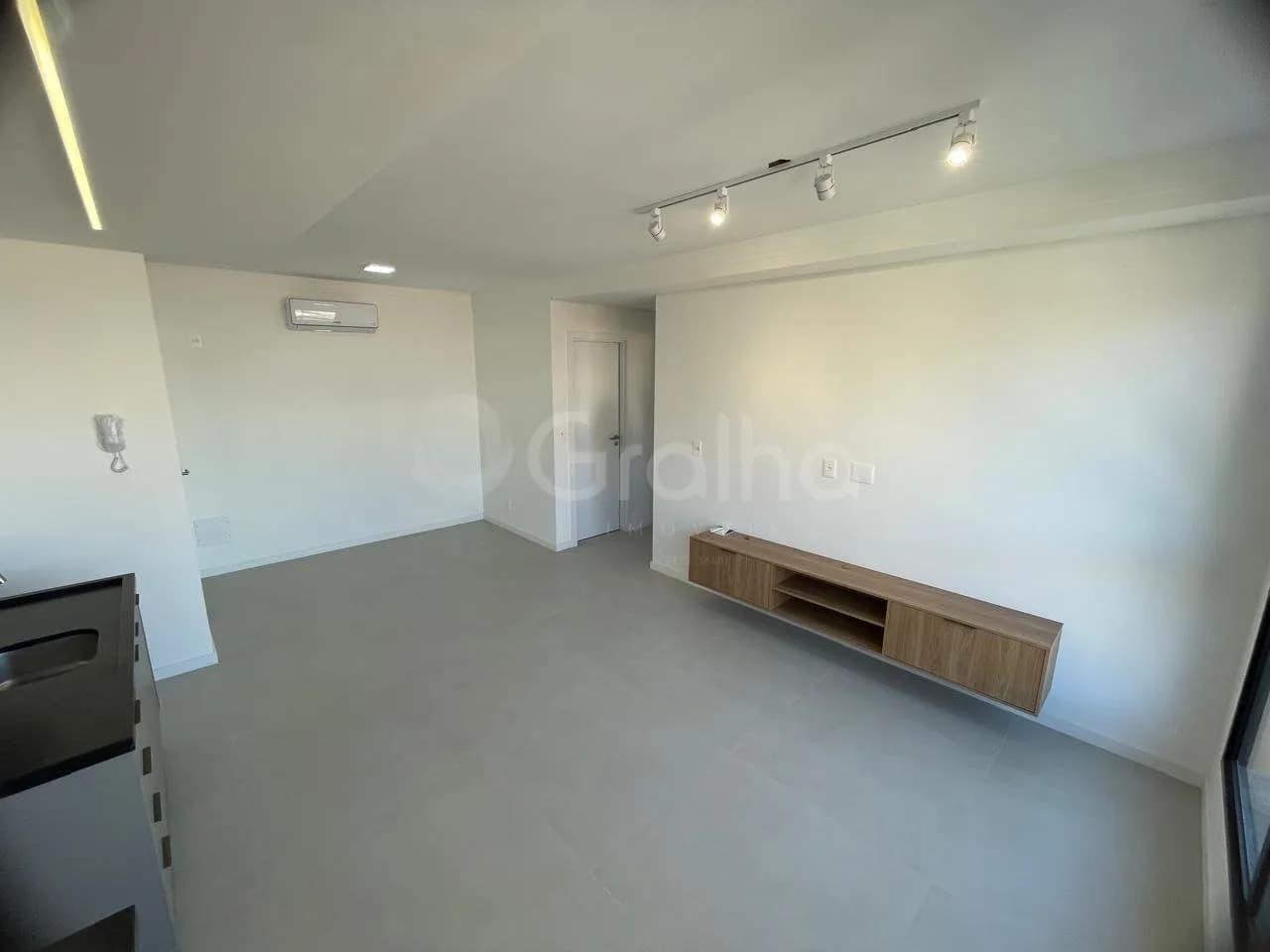 Apartamento para venda com 1 dormitório, em Centro com 45 m² — foto principal