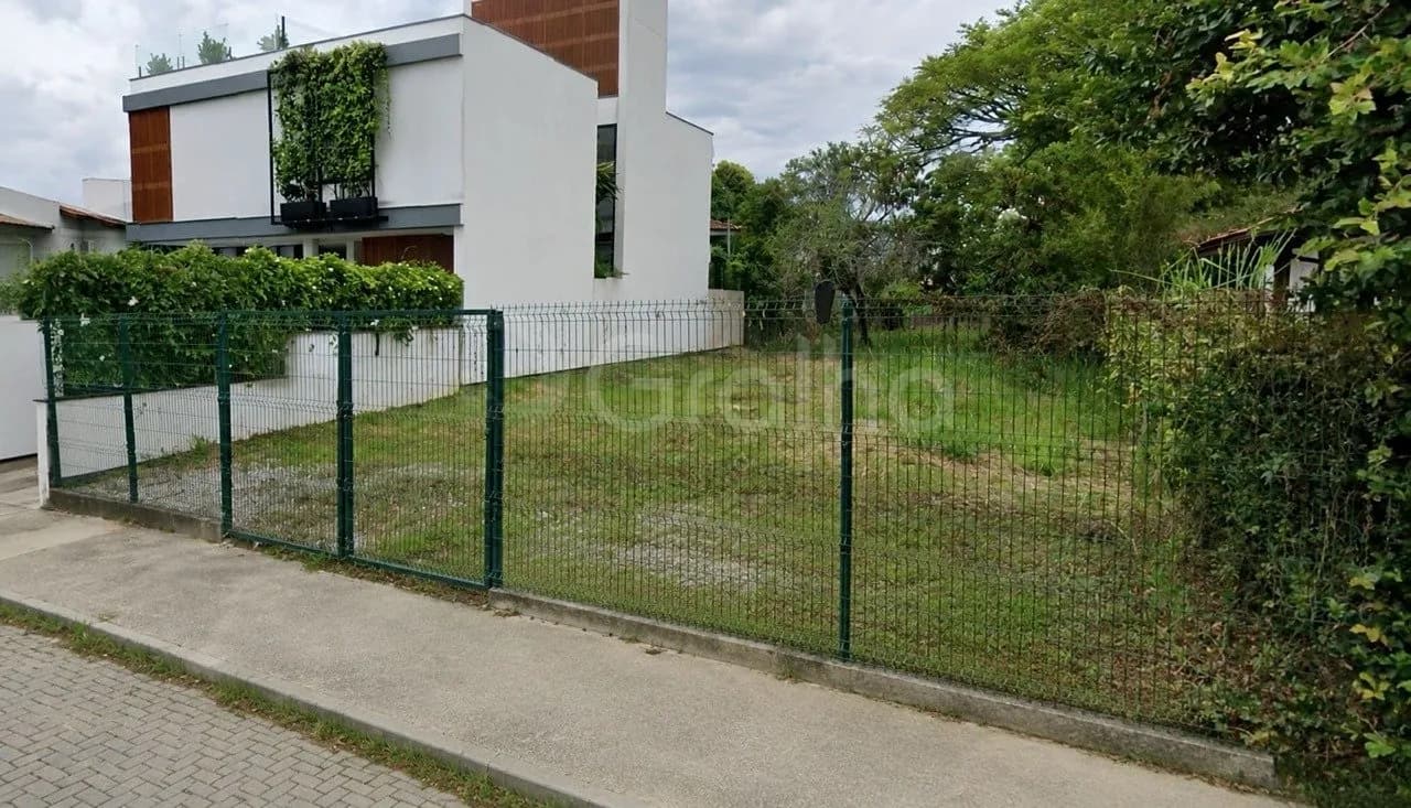 Terreno para venda em Lagoa Da Conceição com 745 m² — foto principal