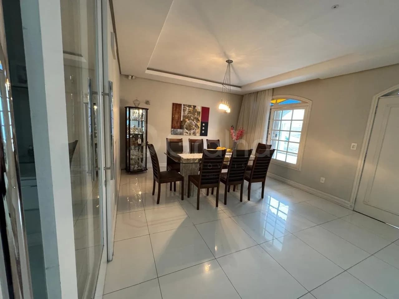 Casa para venda com 5 dormitórios em Coqueiros com 340 m² — foto 2