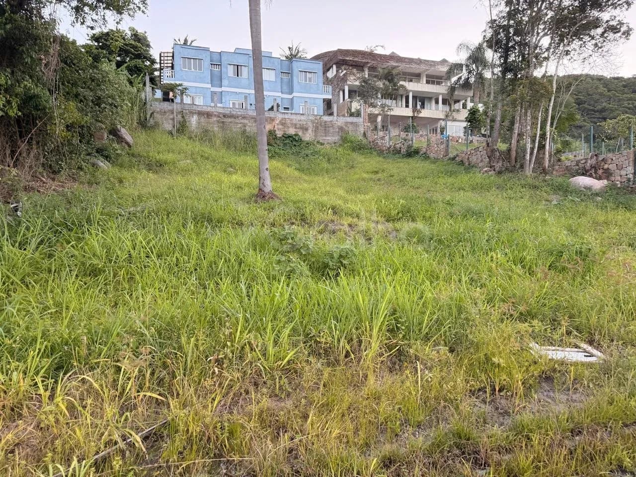 Terreno para venda em Praia Brava com 720 m² — foto principal